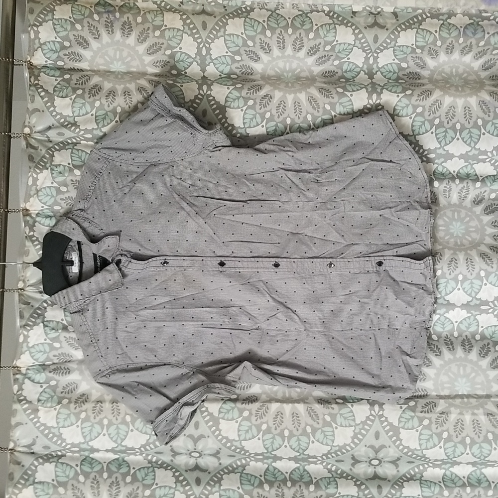 Liz Claiborne button cotton top, poka dots